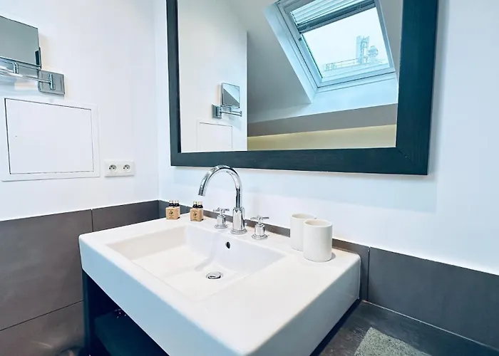 One - Last Floor - Vendome / Madeleine